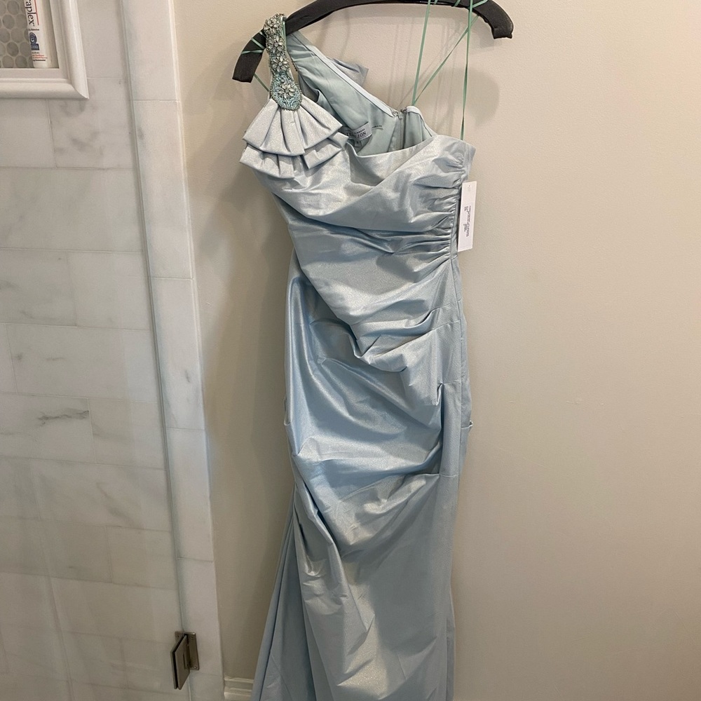 Long gorgeous seafoam Teri Jon formal dress.